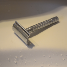 Load image into Gallery viewer, The Hive Basic Safety Razor - Thehivebulkfoods
